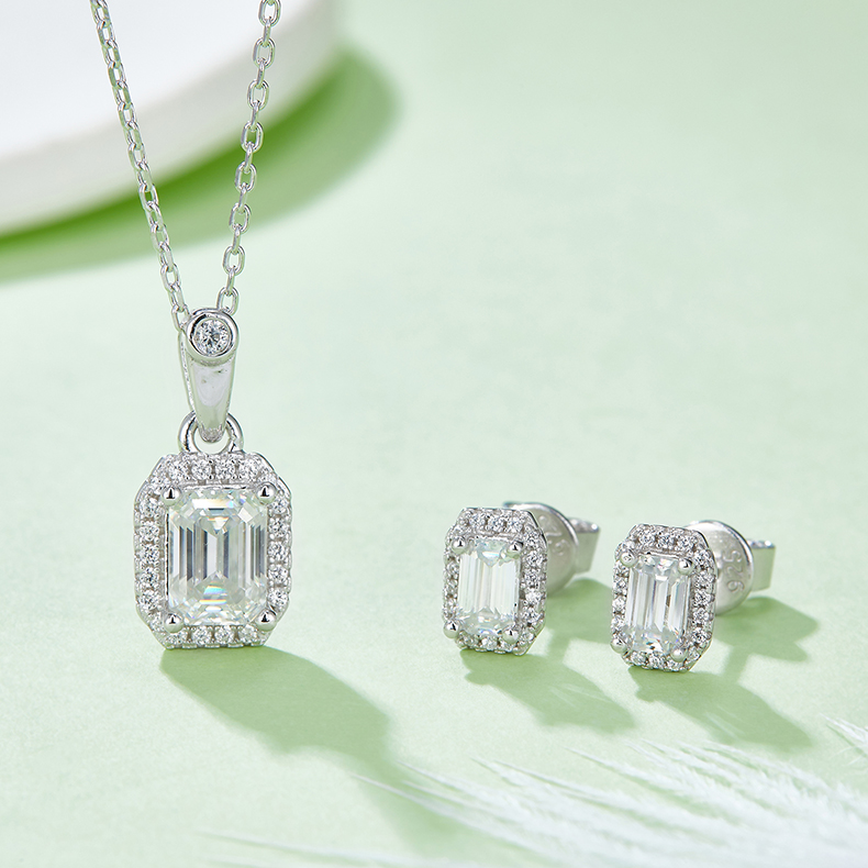Women's Necklace